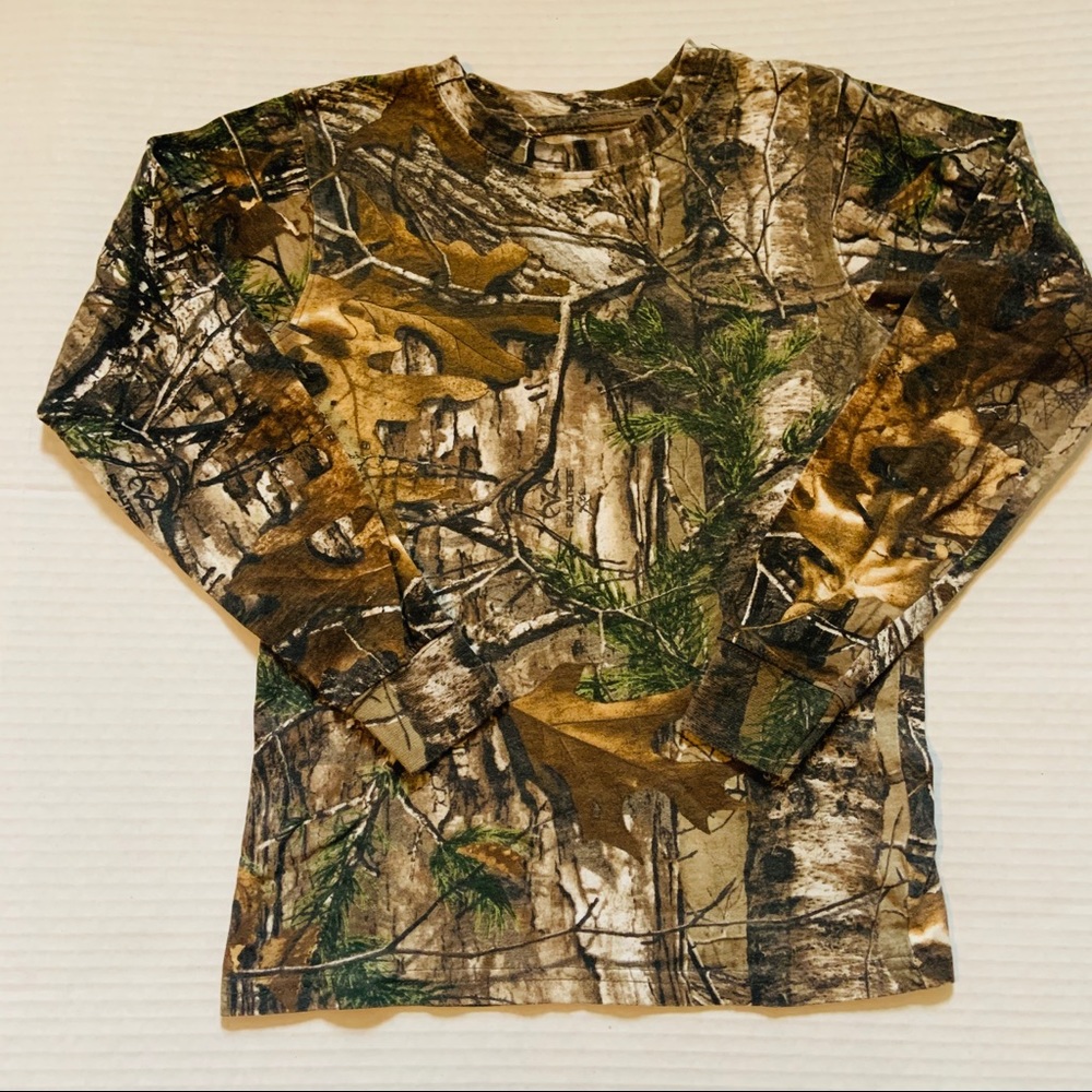 Game winner camo long sleeve top